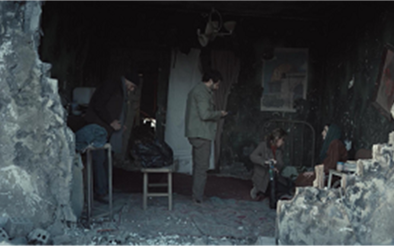 أحداث مثيرة في مسلسل صحاب الأرض الحلقة 9 ومنة شلبي تواجه أكاذيب صحفية أميركية